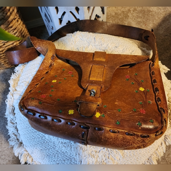 TRUE VINTAGE BROWN LEATHER, TOOLED AND HAND PAINTER PURSE - Picture 11 of 12